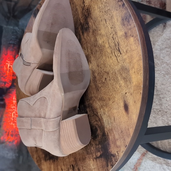 Dolce Vita booties - Picture 3 of 6